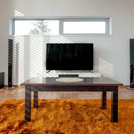 Ladoven Luxusny 124m2 מרטין