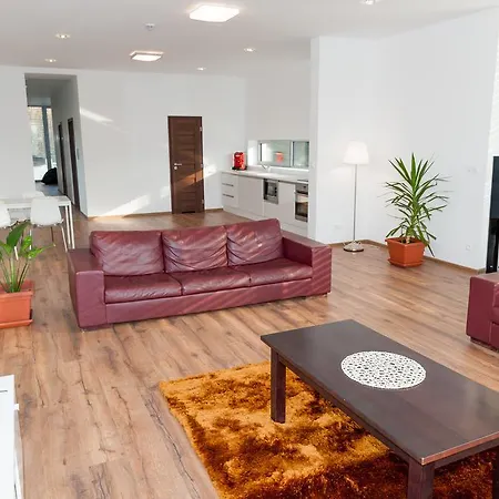 Ladoven Luxusny 124m2 מרטין