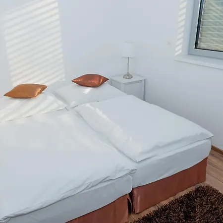 וילה Ladoven Luxusny 124m2 *
