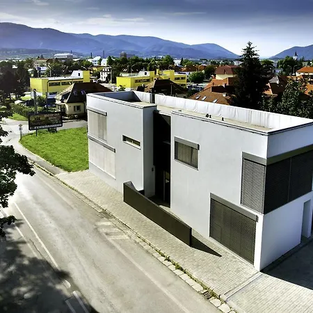 Villa Ladoven Luxusny 124m2 *