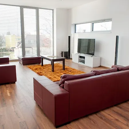 וילה Ladoven Luxusny 124m2 *
