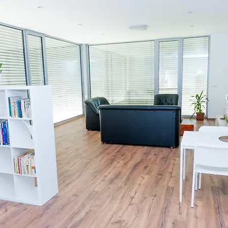 ヴィラ Ladoven Luxusny 124m2 マルティン